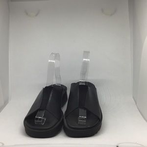 Bear traps low heel slide in black